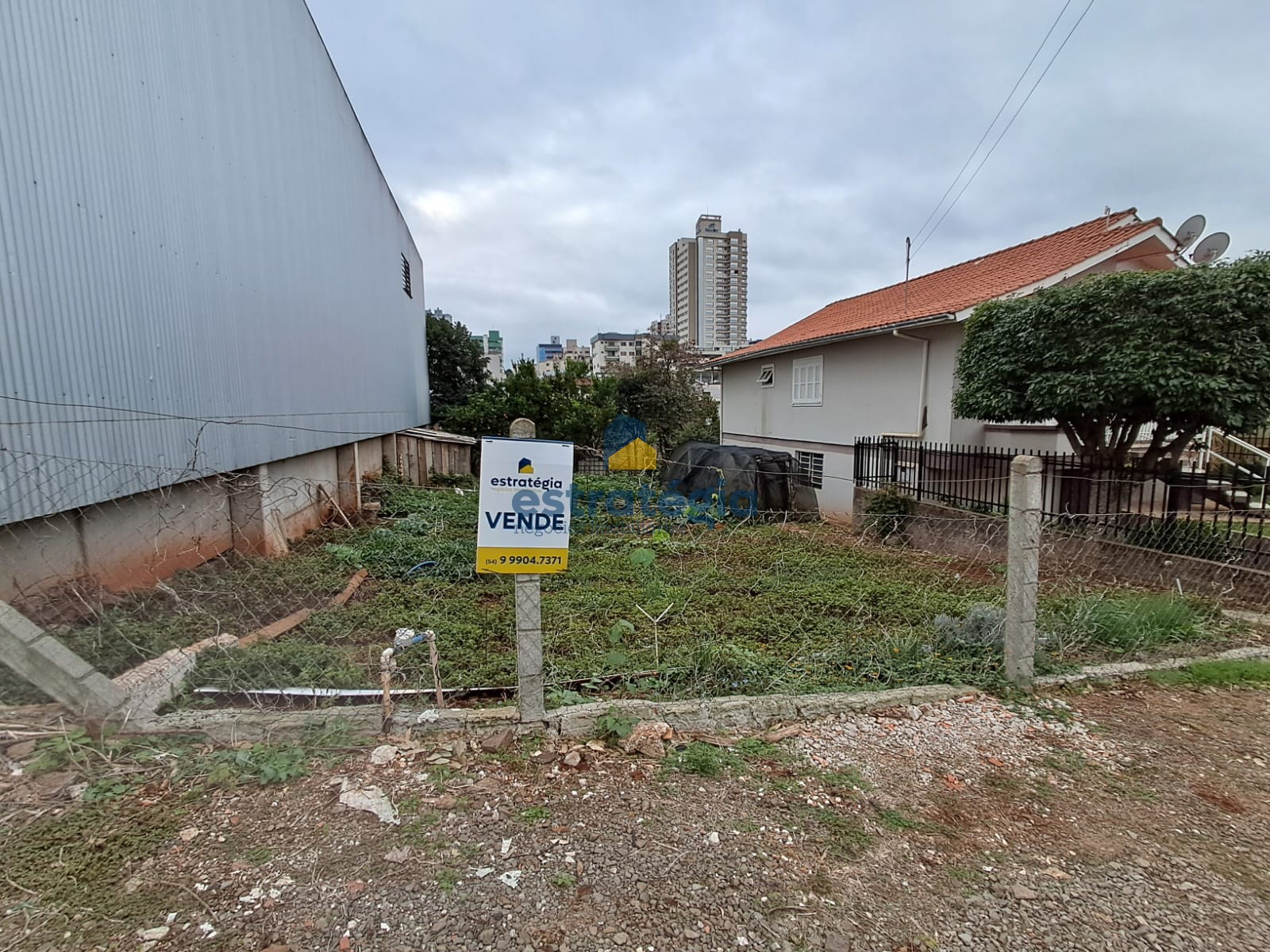 TERRENO PARA VENDA 10X37 ÓTIMA LOCALIZAÇÃO | Estratégia Negócios Imobiliários